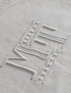 Tafelkleed - 220 cm - 150 cm - M T monogram tafelkleed, Antiek en Kunst