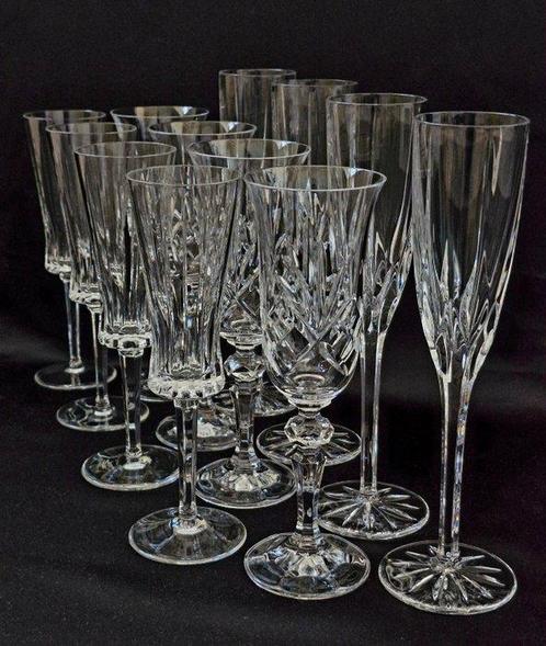 Champagneglas (12) - Kristal - Prachtige Collectie, Antiek en Kunst, Antiek | Meubels | Tafels