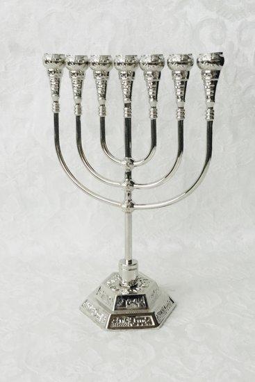 Menorah, Mooie slanke Tempel Menorah / Menora medium maat..., Huis en Inrichting, Woonaccessoires | Kandelaars en Kaarsen, Verzenden
