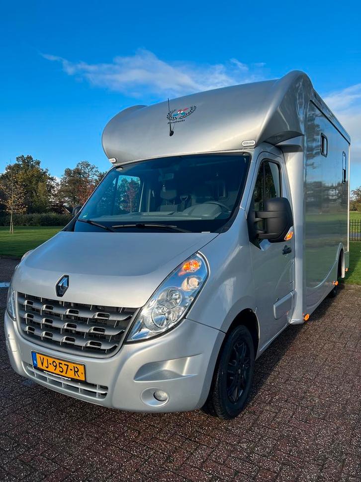 Prachtige en luxe Renault paardenwagen! Automaat!, Dieren en Toebehoren, Paarden en Pony's | Trailers en Aanhangwagens, 2-paards trailer