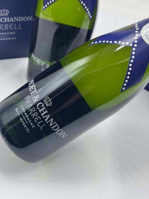 Moët & Chandon, Pharrell Impérial blue - Champagne Brut - 2, Verzamelen, Wijnen