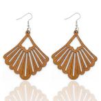 African Print Earrings | Bruin pentagon wooden earrings, Ophalen of Verzenden, Nieuw