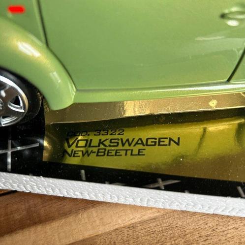 Bburago 1:18 - Modelauto - Volkswagen New Beetle, Hobby en Vrije tijd, Modelauto's | 1:5 tot 1:12