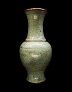 Oud-Chinees Balustervaas céladon - Qing-dynastie (Zonder, Antiek en Kunst