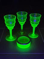 Wijnglas (4) - Uraniumglas - Wijnglazen met schaal, Antiek en Kunst, Antiek | Glas en Kristal