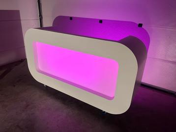 Dj booth curved - dj meubel - led beschikbaar voor biedingen