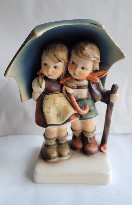 Hummel - Beeldje - Hummel Goebel Onder de paraplu - TMK3 -, Antiek en Kunst, Curiosa en Brocante