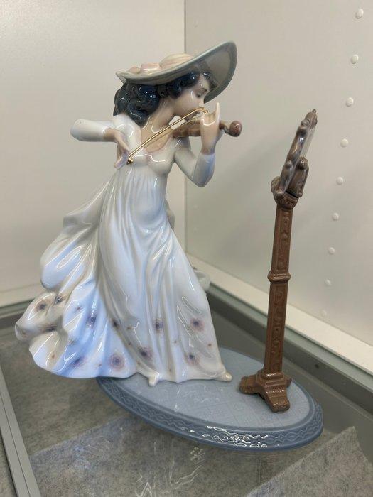 Lladró - Regino Torrijos - Beeldje, Sweet Symphony - 6243 -, Antiek en Kunst, Antiek | Glas en Kristal