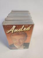 Lach mee met Andre 6 Box VHS, Cd's en Dvd's, VHS | Film, Ophalen of Verzenden, Zo goed als nieuw