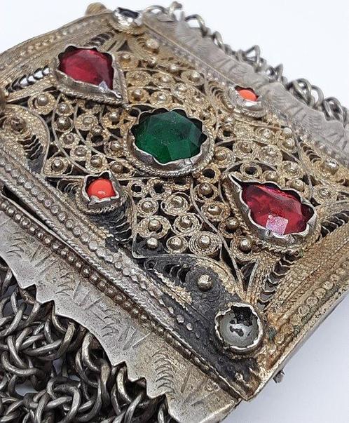 Belenzuka armband - Zilver - Bosnië - Begin 20e eeuw, Antiek en Kunst, Kunst | Niet-Westerse kunst