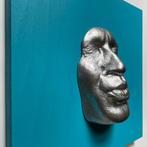 Gregos (1972) - Silver effect kiss on blue light background