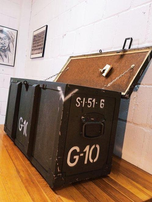 Kist - Grote militaire koffer - Aluminium, Staal, Antiek en Kunst, Antiek | Wandborden en Tegels