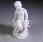 50 cm hg - Grote guitige Putto op sokkel in biscuit naar Au, Antiek en Kunst, Ophalen of Verzenden