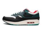Nike Air Max 1 Lebron James Liverpool F.C. - Maat 42.5 EU, Kleding | Heren, Schoenen, Ophalen of Verzenden, Nieuw, Nike