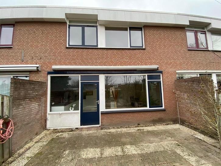 Tussenwoning te huur 4 kamer, Lelystad, Huizen en Kamers, Huizen te huur, Direct bij eigenaar, Overijssel, Tussenwoning