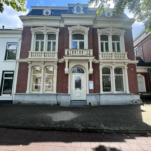 Kale studio in monument met parkeerplaats en geen huisdieren, Huizen en Kamers, Huizen te huur, Direct bij eigenaar, Noord-Brabant