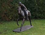 Bronzen beeld van een Polo Speler - 180x65x152cm - 137Kg, Tuin en Terras, Nieuw, Mensenbeeld, Metaal, Verzenden