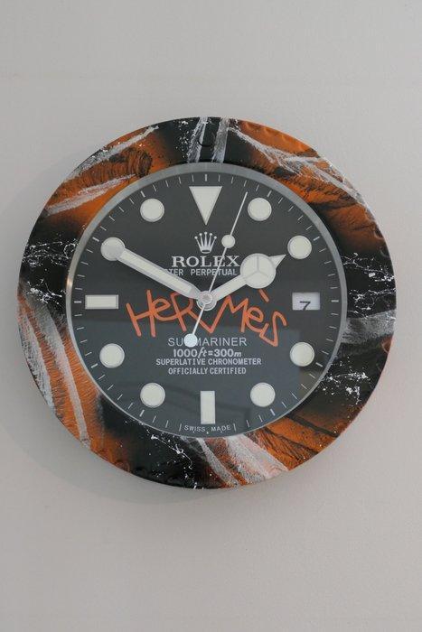 RichART - Horloge murale version Rolex x Hermès - Numérotée, Antiek en Kunst, Kunst | Schilderijen | Modern