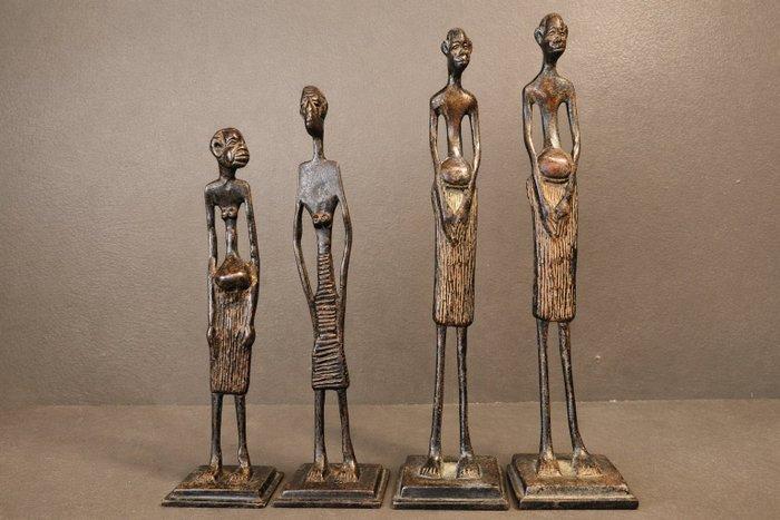 Beeld, Vier Afrikaanse slanke figuren - 28 cm - Brons, Antiek en Kunst, Kunst | Niet-Westerse kunst