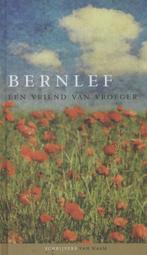 Schrijvers van naam - Een vriend van vroeger 9789085643739, Boeken, Verzenden, Gelezen, J. Bernlef
