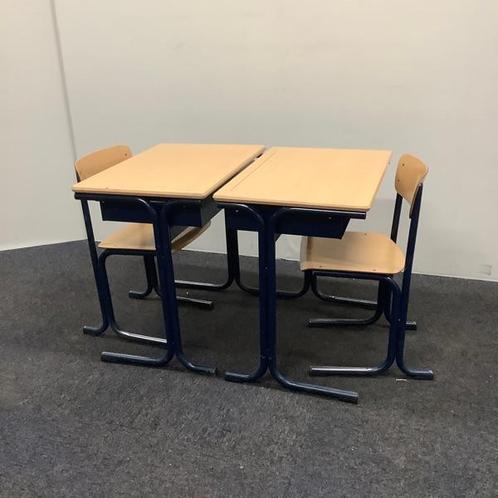 Tweedehands complete school set van 25 stuks tafels +, Huis en Inrichting, Stoelen, Vijf, Zes of meer stoelen, Gebruikt, Hout