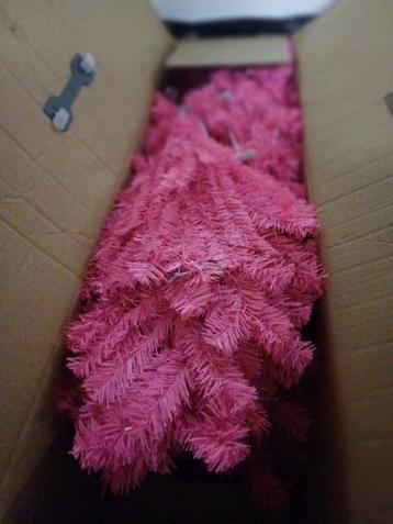 Grote rose kunst kerstboom nieuw in doos beschikbaar voor biedingen