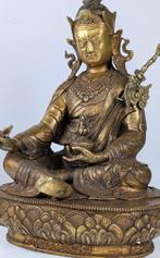 Groot en gedetailleerd standbeeld Padmasambhava - Guru
