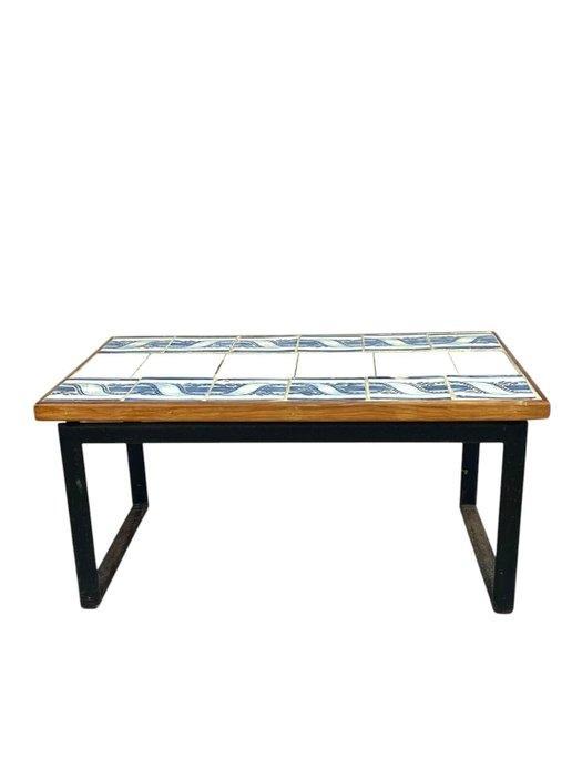 Tafel - Porselein - Tafel met een bovenkant van met de hand, Antiek en Kunst, Curiosa en Brocante