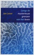 Langs de mysterieuze grenzen van het leven 9789025957292, Boeken, Verzenden, Zo goed als nieuw, Jan Lever