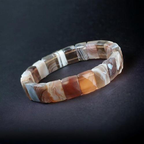 Agaat uit Botswana. Natuurlijke onbewerkte steen., Verzamelen, Mineralen en Fossielen