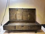Kist - Antieke houten kist met authentieke patina en, Antiek en Kunst