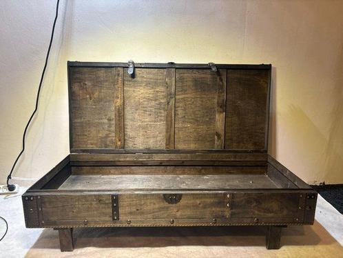 Kist - Antieke houten kist met authentieke patina en, Antiek en Kunst, Curiosa en Brocante