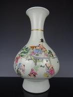 Vaas - Porselein - China - Qing Dynastie (1644-1911) - Qing, Antiek en Kunst