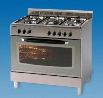 Gasfornuis met 5 branders en gasoven, Zakelijke goederen, Horeca | Keukenapparatuur, Nieuw zonder verpakking, Ophalen of Verzenden