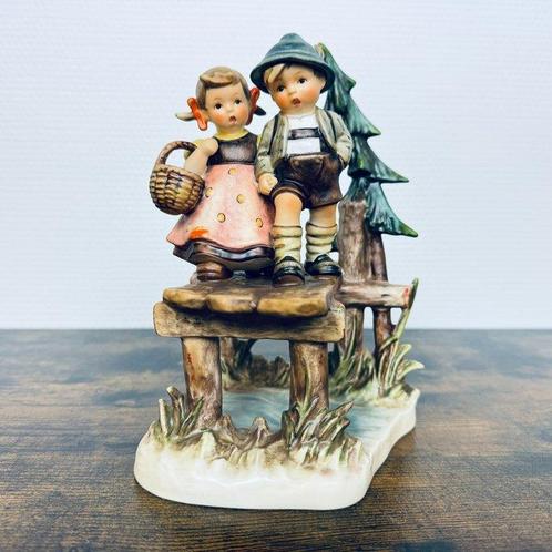 Hummel # 472 - On Our Way - TMK 7 - Boxed - Beeldje -, Antiek en Kunst, Curiosa en Brocante