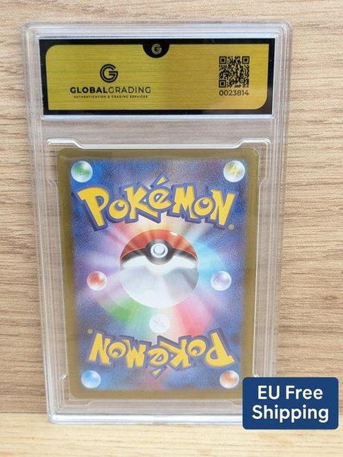Pokémon - 1 Graded card - Sandy Shocks Ex 215 - Terastal, Hobby en Vrije tijd, Verzamelkaartspellen | Pokémon