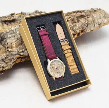 Ecologische Horloge van naturel kurk met extra bandje beschikbaar voor biedingen