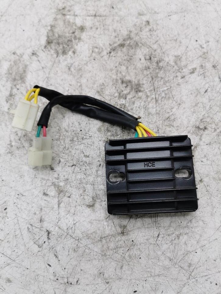 Sym Fiddle 2 E5 Injectie 2022 / spanningsregelaar, Fietsen en Brommers, Brommeronderdelen | Scooters, Overige typen, Ophalen of Verzenden