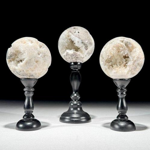 Prachtige set van 3 Crystal Quartz Bollen op aangepaste, Antiek en Kunst, Kunst | Designobjecten