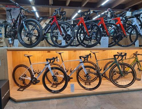 SUPERIOR BIKES overjarige modellen met leuke KORTINGEN !!!!, Fietsen en Brommers, Fietsen | Racefietsen, Nieuw, Carbon, Meer dan 20 versnellingen