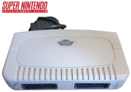 Multi Player Adaptor LMP Gamester Lelijk Eendje - iDEAL!, Spelcomputers en Games, Spelcomputers | Nintendo Super NES, Gebruikt