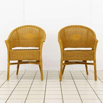 2 Rotan Stoelen beschikbaar voor biedingen