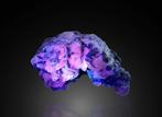 Pyriet met fluorescerend calciet - Mijn Stan Terg, Kosovo -