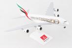 SkyMarks Airbus A380-800 Emirates 50th Anniversary 1:200, Hobby en Vrije tijd, Modelbouw | Vliegtuigen en Helikopters, Nieuw, Vliegtuig