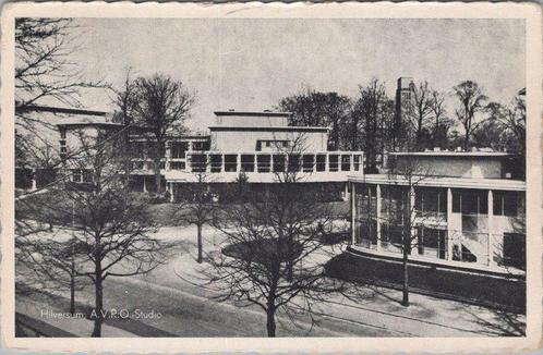 HILVERSUM - A.V.R.O. Studio, Verzamelen, Ansichtkaarten | Nederland, Verzenden