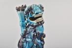 A TURQUOISE AND AUBERGINE BUDDHIST LION - Porselein - China, Antiek en Kunst