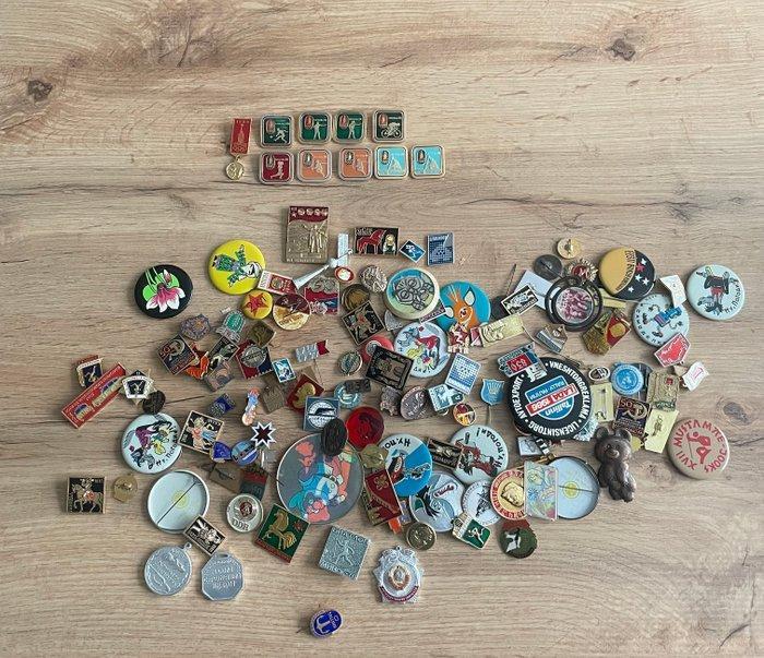 Draagspeld Large vintage collection of Soviet & Baltic, Antiek en Kunst, Antiek | Speelgoed