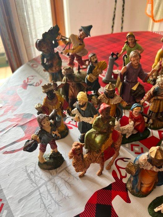 Kerststal (47) - Plastic - 47 beeldjes misti, Diversen, Kerst