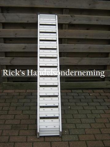 Oprijplaat 180 x 29 cm aluminium beschikbaar voor biedingen