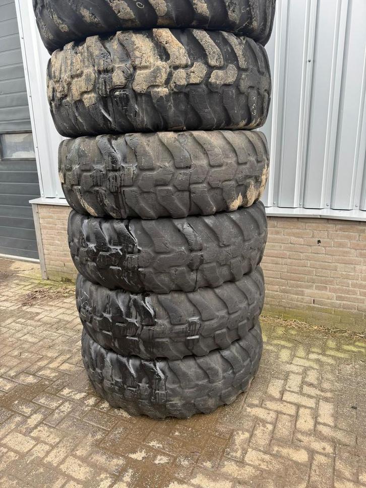 455/70R24 Dunlop SPT9, Zakelijke goederen, Agrarisch | Onderdelen | Banden, Velgen en Assen